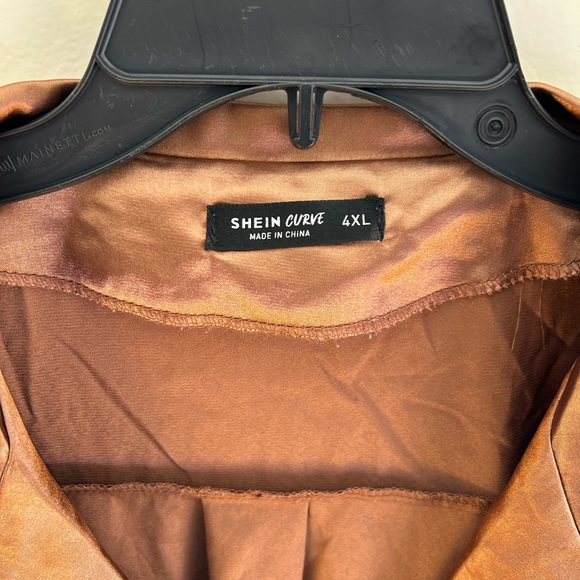 SHEIN PLUS SIZE CURVE Brown Faux Silk Short Sleeve Button Down Blouse - Picture 2 of 4